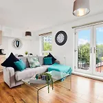 Central Manchester Gem - Sleeps 6